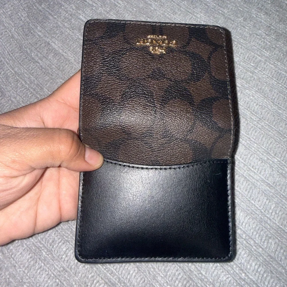 Coach Brown Wallet On Chain - LNWOT - Picture 3 of 7